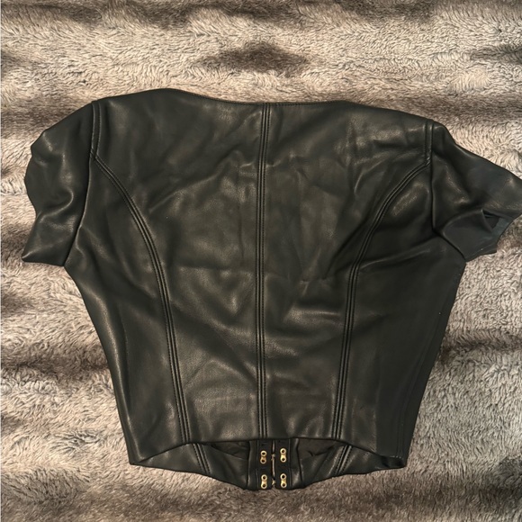 Black leather Corset - Picture 2 of 5